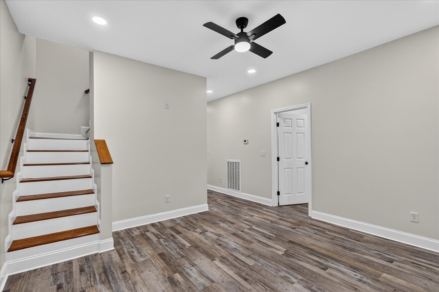 Building Photo - 1713 S Orchard Knob Ave