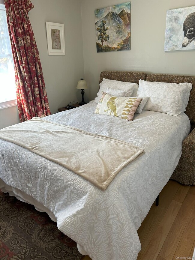 Building Photo - 23 Violet Pl