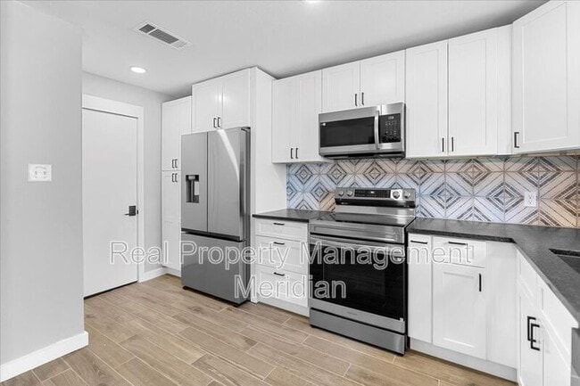 Building Photo - 8725 Irongate Dr