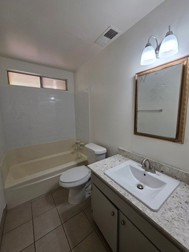 Building Photo - 775-775 E Honolulu St