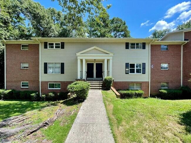 Primary Photo - Riverhill Apartments - St Andrews area