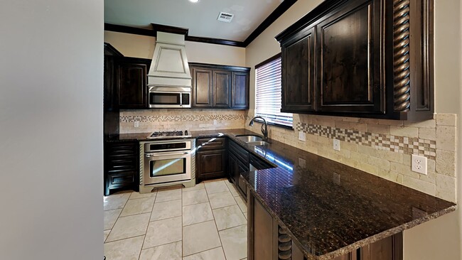 Building Photo - Very Nice 3 bedroom 2 bath home in Edmond schools
