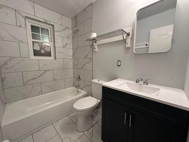 Building Photo - 1951 N Meridian Rd