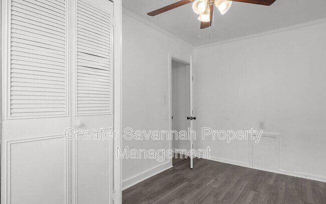Building Photo - 612 W 42nd St