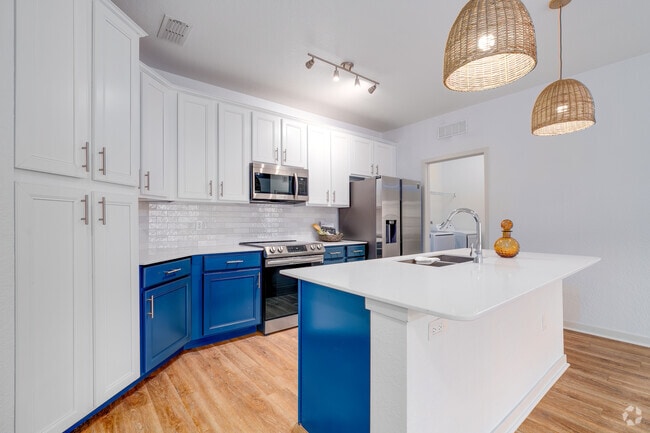 Modern Tahoe - 2BR, 2BA - 1,135SF - Kitchen - Park Place Oviedo Apartments