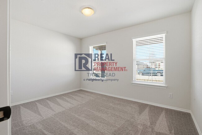 Building Photo - Inviting 3-Bedroom Home with Covered Patio