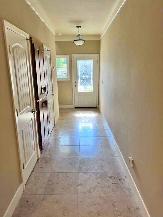 Building Photo - Stunning 3 Bedroom, 2.5 Bath Single Family Home, Gated Community, Beautiful Inside & Out!
