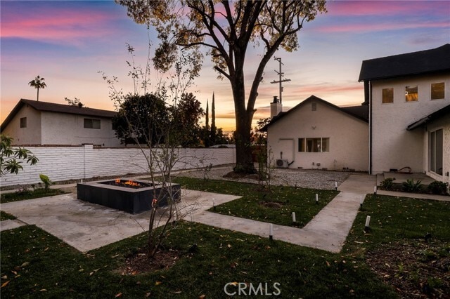 Building Photo - 9742 Farralone Ave