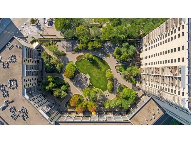 Building Photo - 1225 La Salle Ave