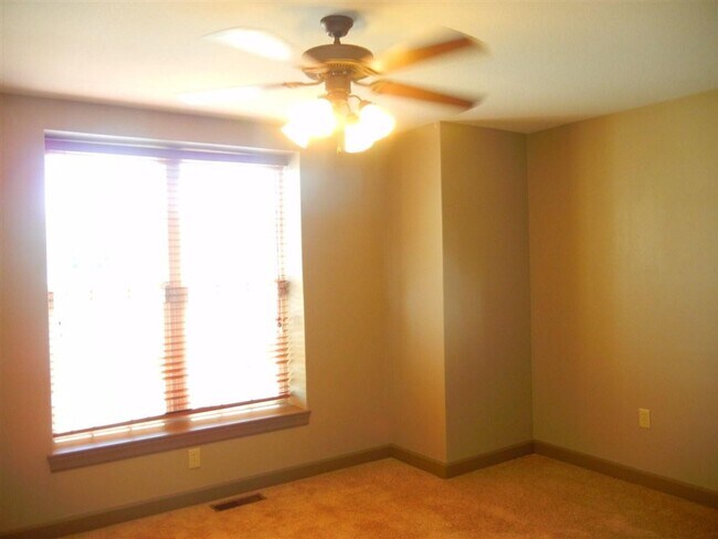 Building Photo - Italian Estates Property Management