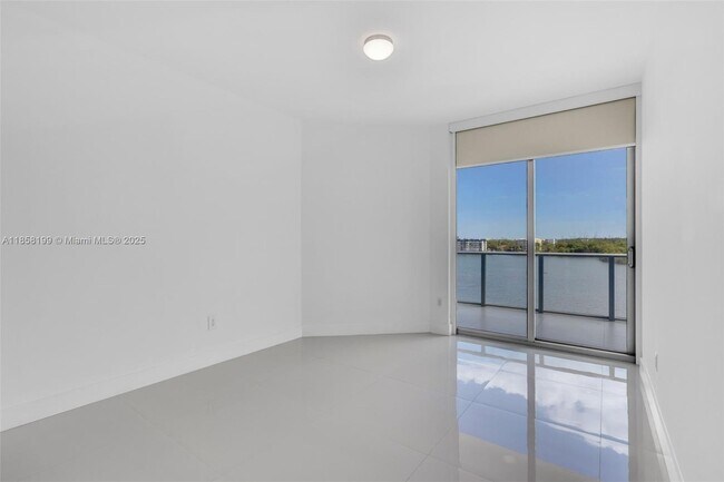 Building Photo - 17111 Biscayne Blvd