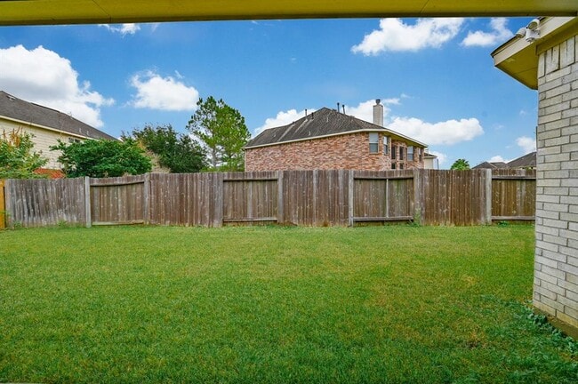 Building Photo - 211 Elana Ln