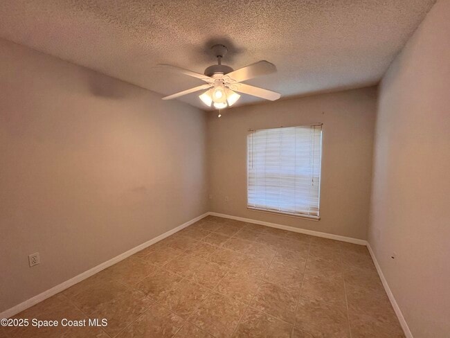 Building Photo - 2245 Redwood Cir
