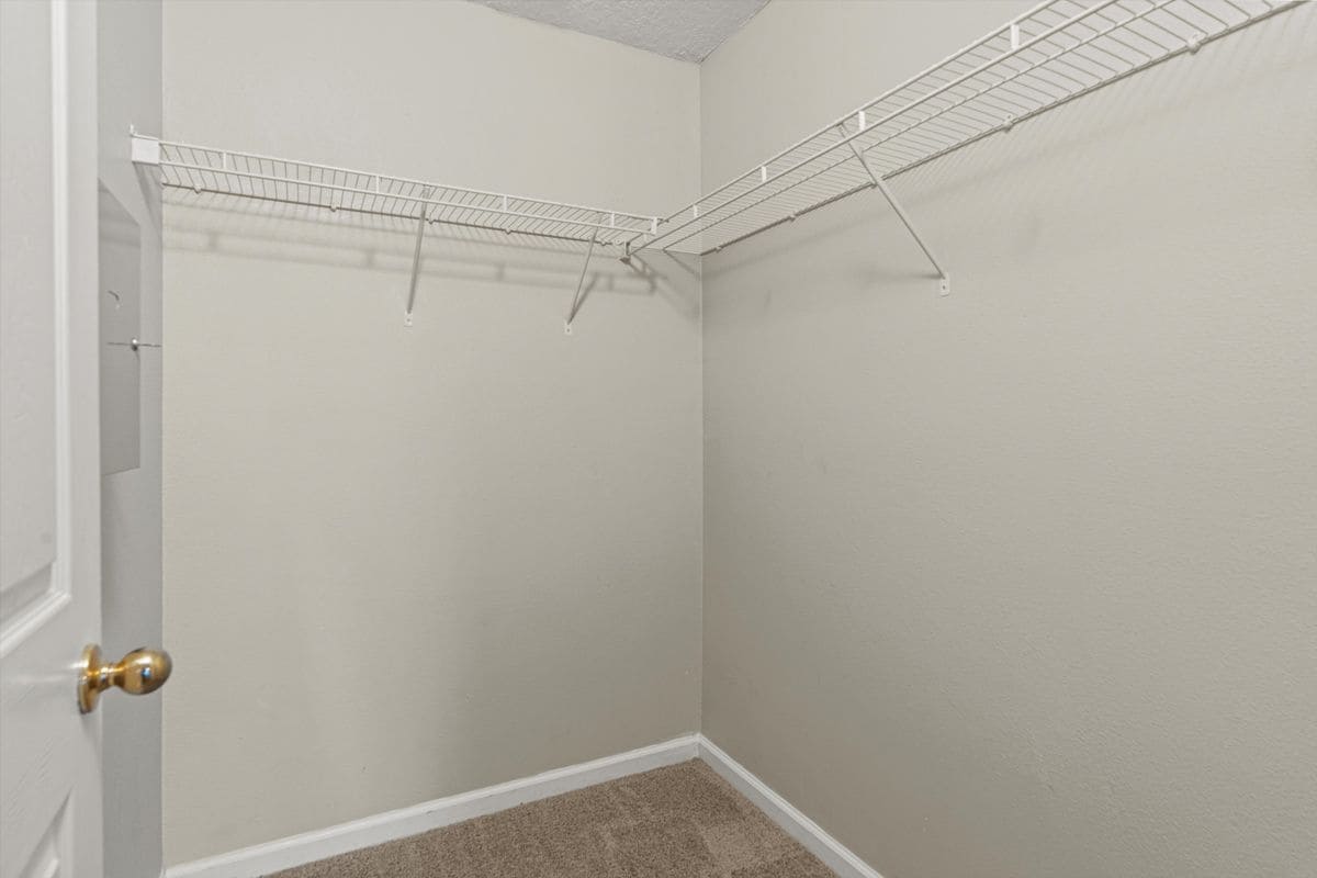 Building Photo - 7043 Deer Lodge Cir