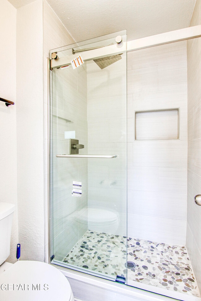 Building Photo - 6621 Amposta Dr