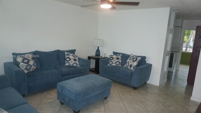 Building Photo - 853 NE 37th St