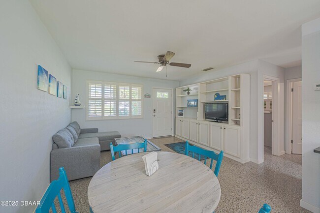 Building Photo - 3948 Cardinal Blvd