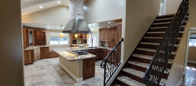 Building Photo - Upgraded Two Story Home - Bay Ho - View Lot - Central AC