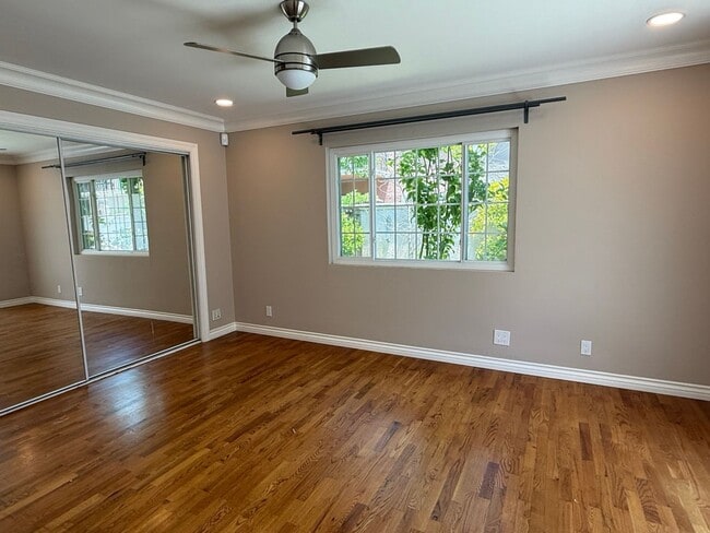 Building Photo - 1694 Lyle Dr