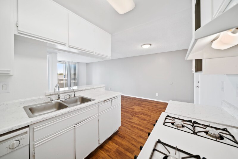 Building Photo - 511 S Park View St