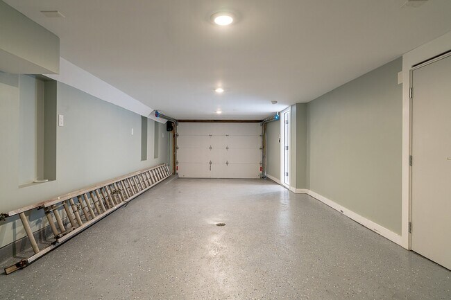 Building Photo - 1801 Rosenberg St