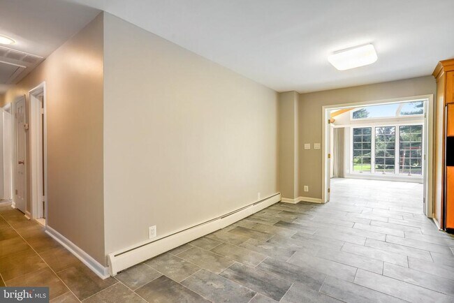 Building Photo - 9801 Orchid Cir