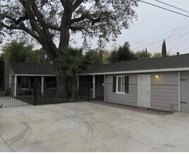 Building Photo - 3815 N California St