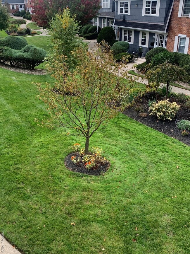 Building Photo - 23 Doxbury Ln