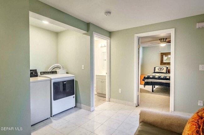 Building Photo - 619 E Nevada Ave