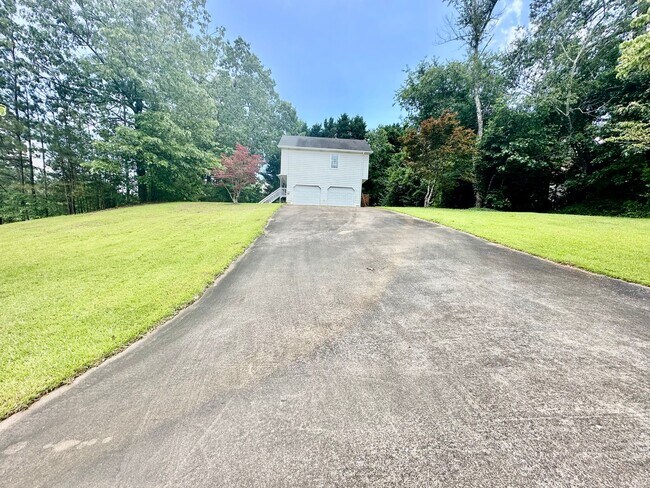 Building Photo - Douglasville-Paulding County Rental