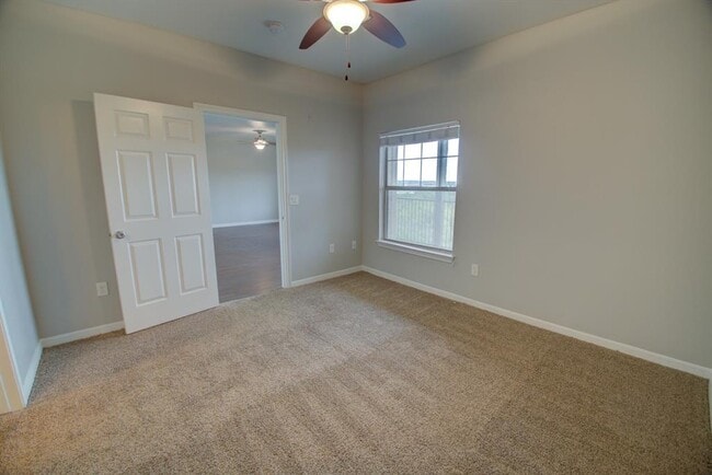 Building Photo - 2320 Gracy Farms Ln