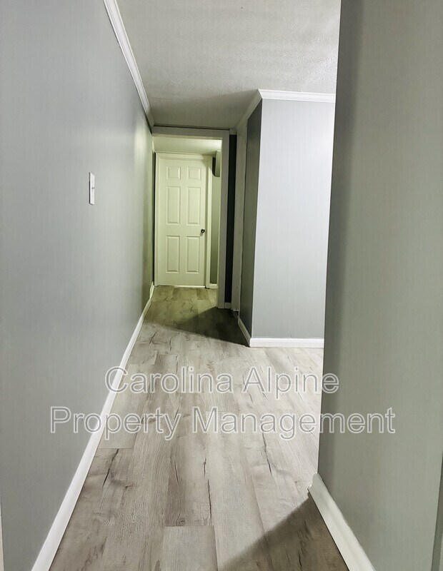 Building Photo - 1021 Dodd St