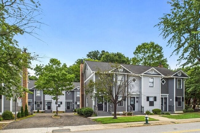 Building Photo - UNCG Area – Chancellors Court Townhomes. Walk to Campus and just minutes to Downtown!