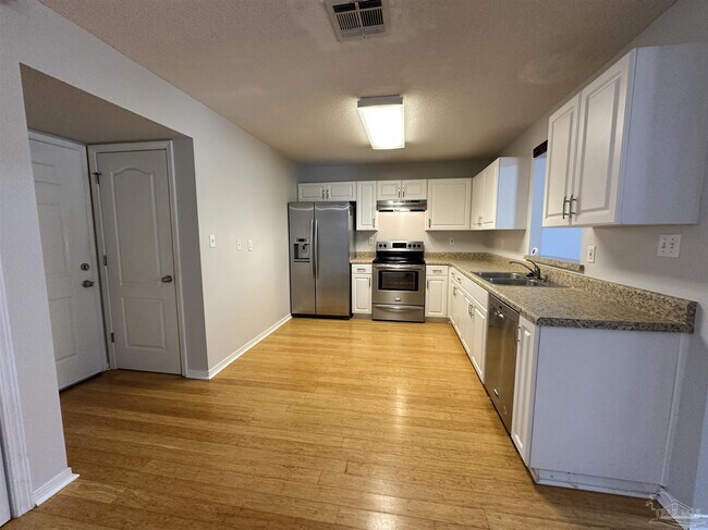 Building Photo - 4675 Calle Ladera