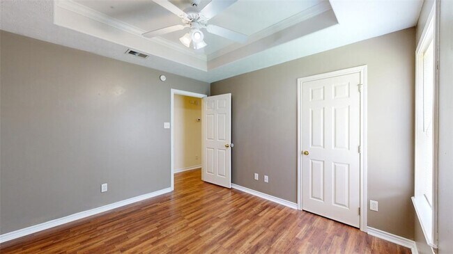 Building Photo - 327 Bernburg Ln