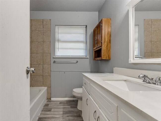 Building Photo - 3 Bed, 1.5 Bath Rental Home in SW OKC