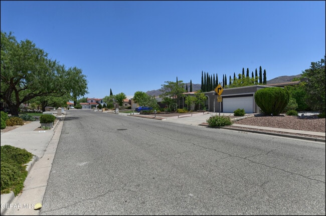 Building Photo - 829 Dulce Tierra Dr