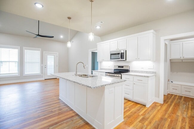 Building Photo - ***941 Seaborn Way***