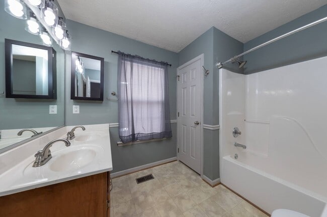 Building Photo - 203 Bruton Dr