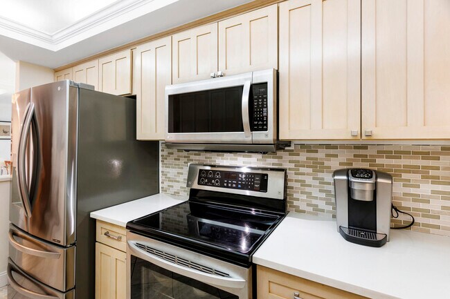 Building Photo - 2773 S Ocean Blvd