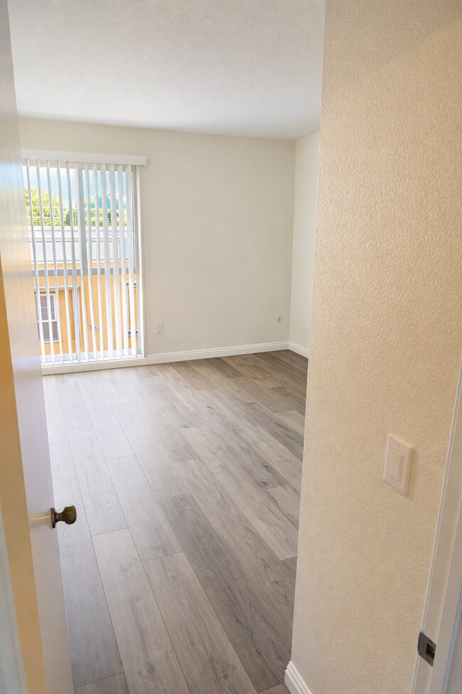 Building Photo - Quiet 2 Bedroom 2 Bathroom Minutes From SDSU