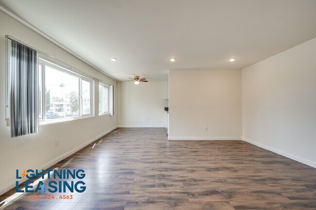 Building Photo - 6546-6542 Sepulveda Blvd