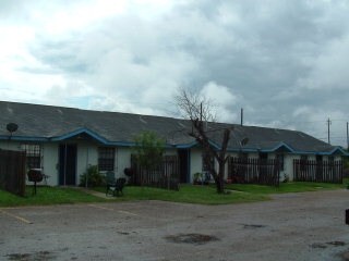 Building Photo - 5020 N La Homa Rd