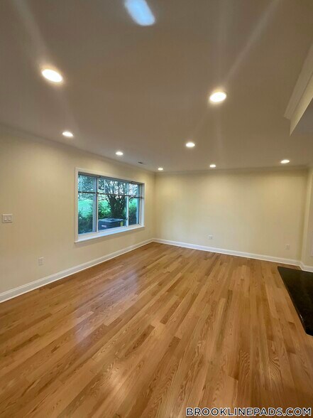 Building Photo - 94 Thornton Rd