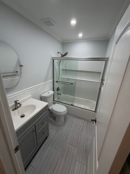 Building Photo - 203 Springmeadow Dr