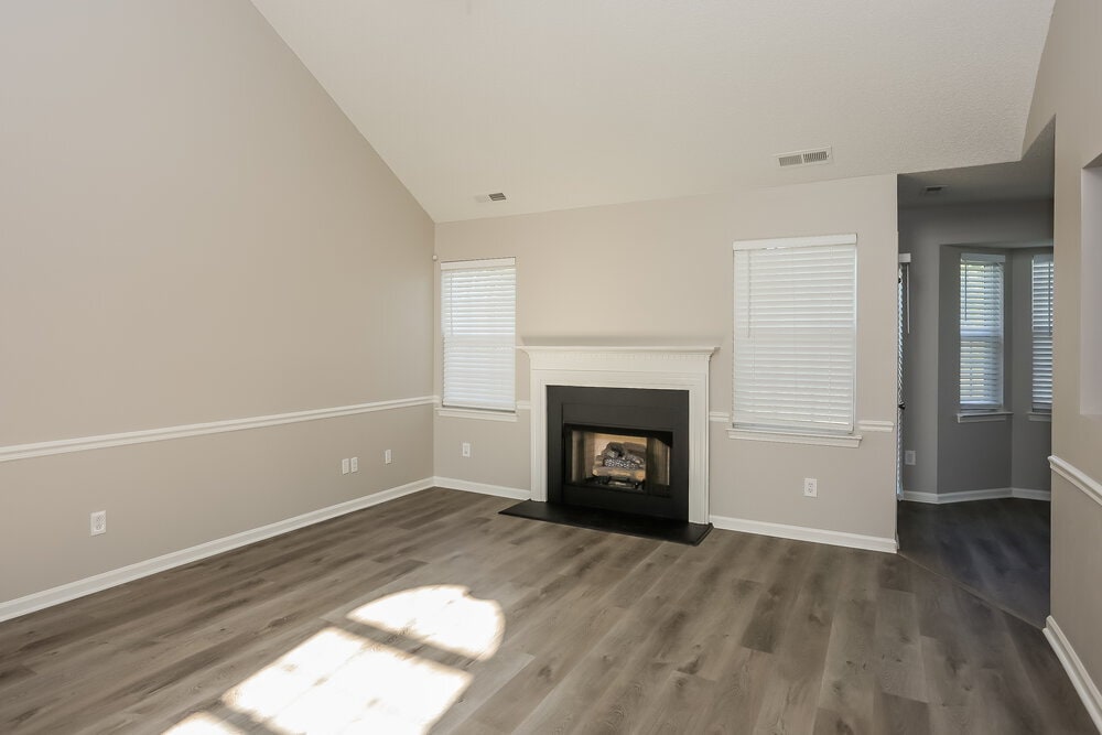 Building Photo - 4209-4204 4 Winds Ct SW