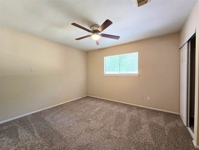 Building Photo - 2602 N Red Cedar Cir