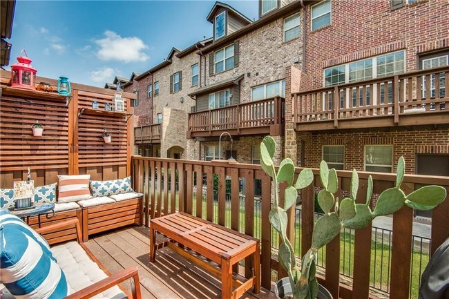 Building Photo - 1503 Biltmore Ln