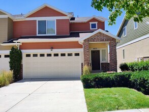 Building Photo - AMAZING CONDO 2 MASTER SUITES 2 CAR GARAGE