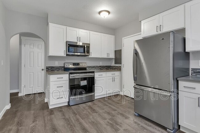Building Photo - 1328 NE 68th Ave